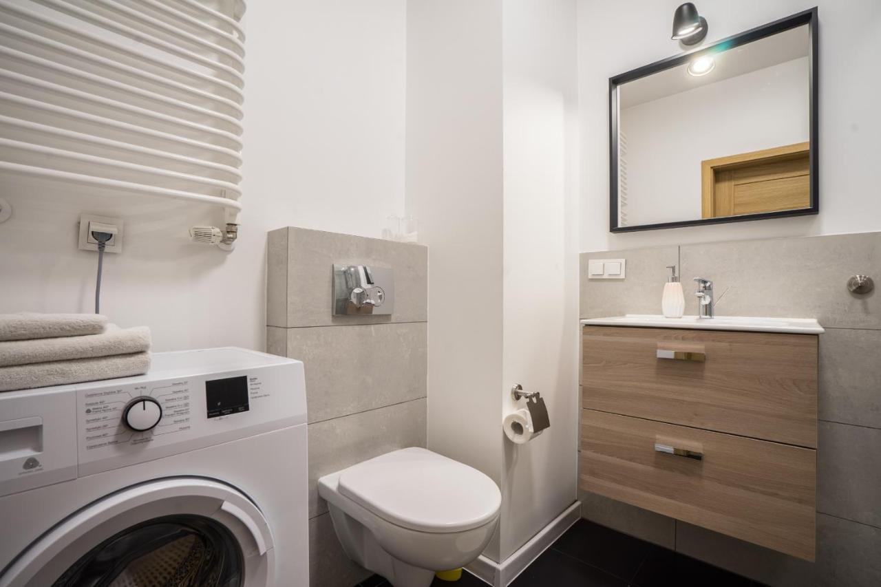 Bizapartments - Modern Flats With Parking Βαρσοβία Εξωτερικό φωτογραφία