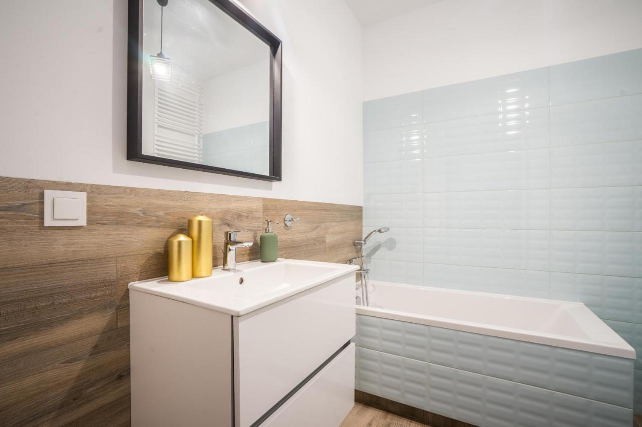 Bizapartments - Modern Flats With Parking Βαρσοβία Εξωτερικό φωτογραφία