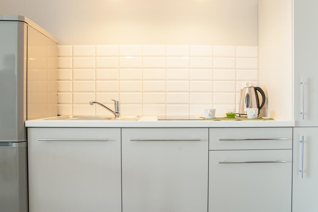 Bizapartments - Modern Flats With Parking Βαρσοβία Δωμάτιο φωτογραφία