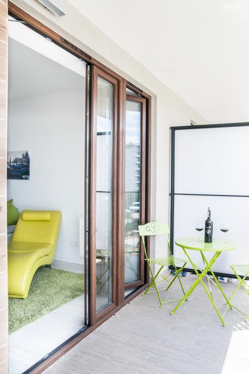 Bizapartments - Modern Flats With Parking Βαρσοβία Δωμάτιο φωτογραφία